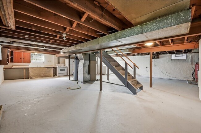 Building Photo - 1060 S Hermitage Rd