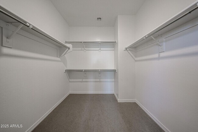 Building Photo - 3813 E Branham Ln
