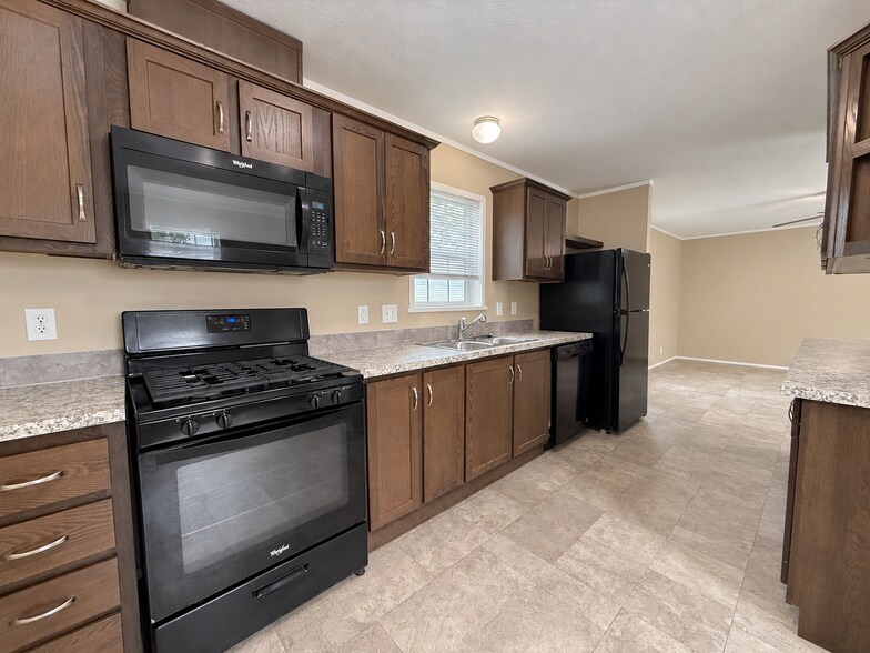 Building Photo - 71597 Penny Ct