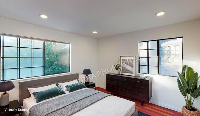 Building Photo - Beautiful 2-Bedroom, 2.5-Bathroom Townhome...