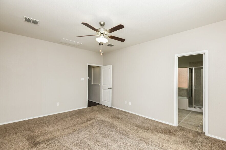 Building Photo - 5864 Fir Tree Ln