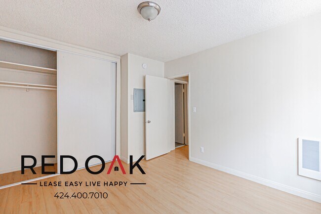 Building Photo - 8401 Cedros Ave