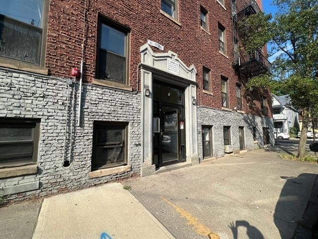 Building Photo - 2 Noll Pl