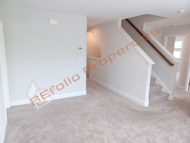 Building Photo - 238 Deardom Way