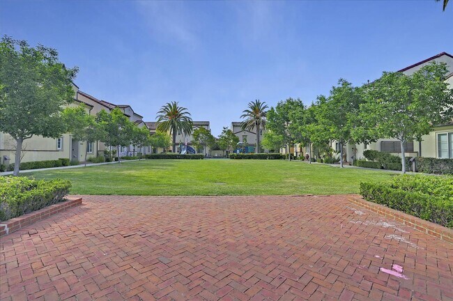 Building Photo - For Rent: Spacious 4BR/3.5BA Newer Home in...