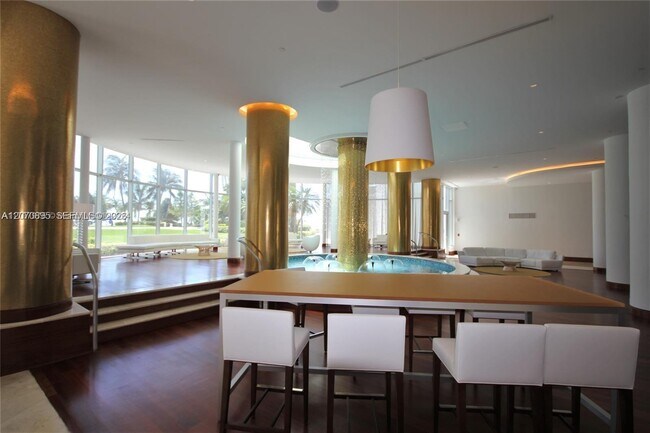 Building Photo - 5151 Collins Ave