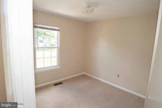 Building Photo - 6128 Hoskins Hollow Cir