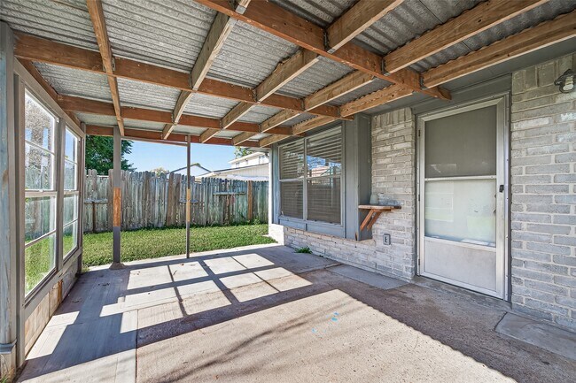 Building Photo - 2803 Fir Crest Ct