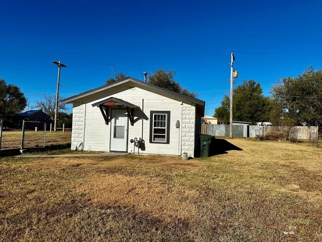 Building Photo - 2 Bedroom House for Rent