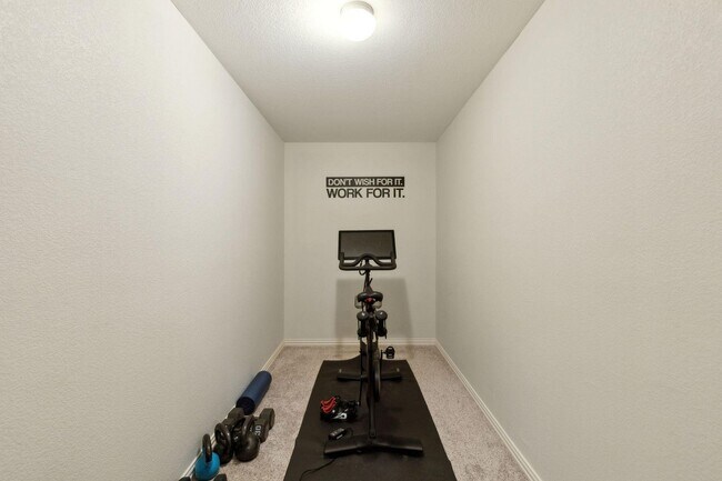 Building Photo - Luxury Living in HERITAGE! This is must se...