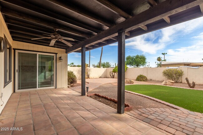 Building Photo - 4521 E Sunrise Dr
