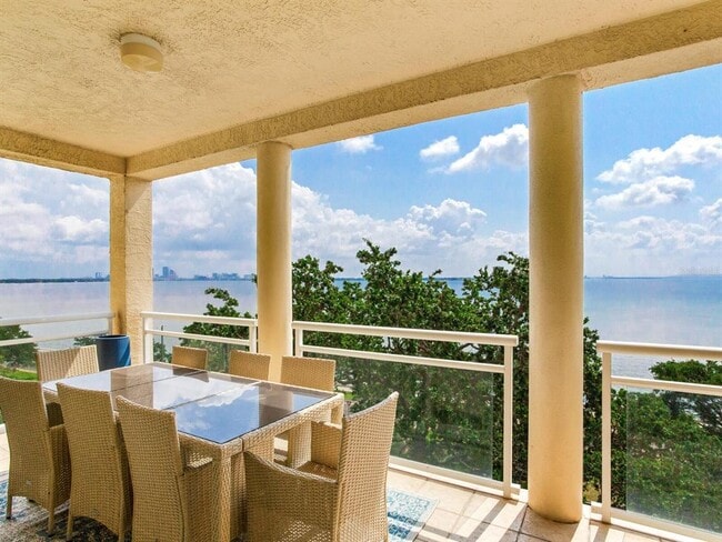 Building Photo - 4201 Bayshore Blvd