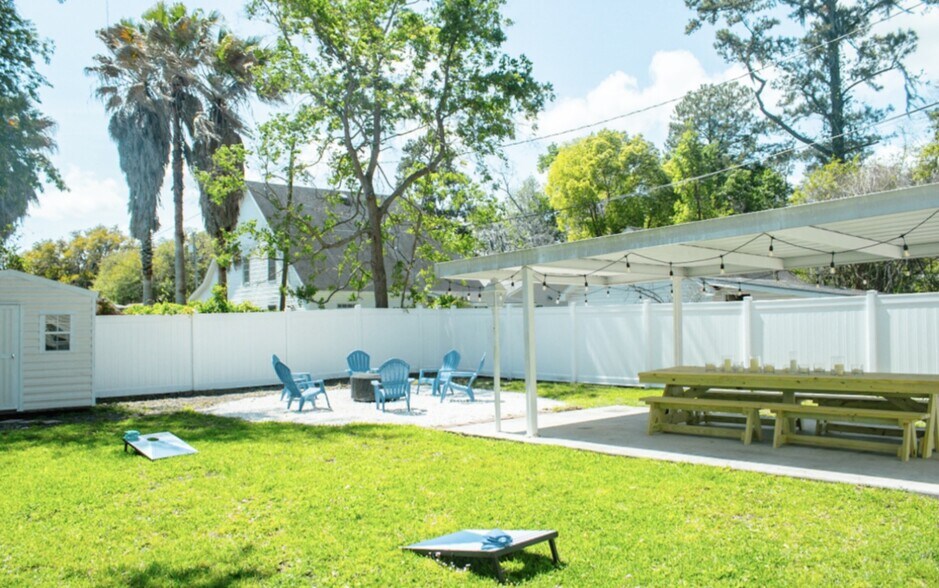 Building Photo - 3213 Bannon Dr