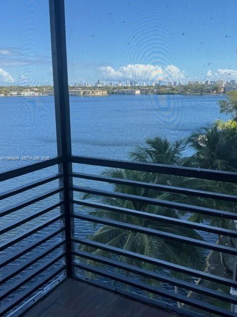 Building Photo - 1075 NE Miami Gardens Dr