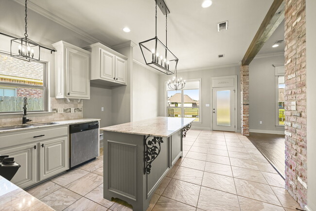 Building Photo - 16923 Bradford Ave