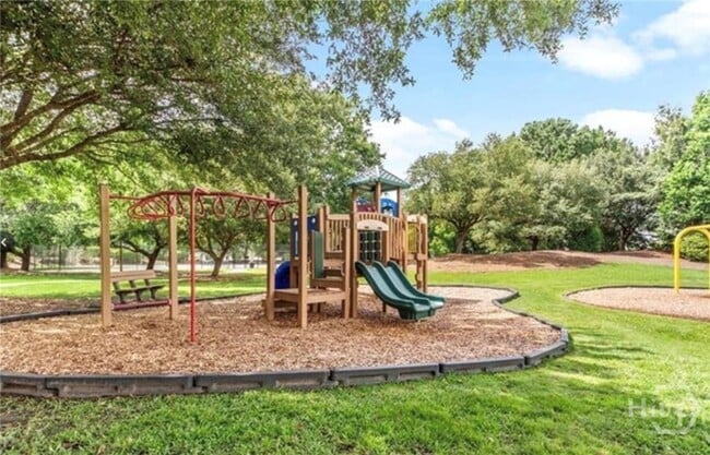 Building Photo - 933 Young Way