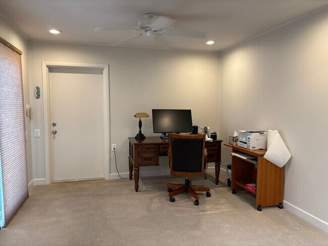 Building Photo - Beautifully updated 2 bedroom with large den/office area. In Leisure World a 45+ Active Adult Res...