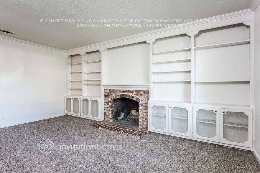 Building Photo - 413 Royal Oaks Dr