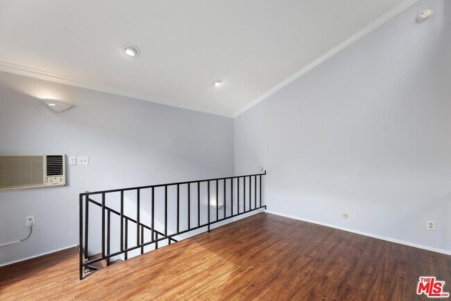 Building Photo - 5325 Newcastle Ave