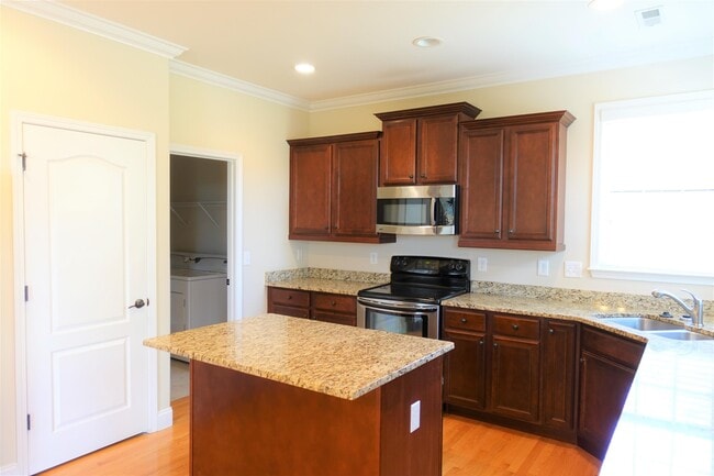 Building Photo - 1 Stoneledges Ln
