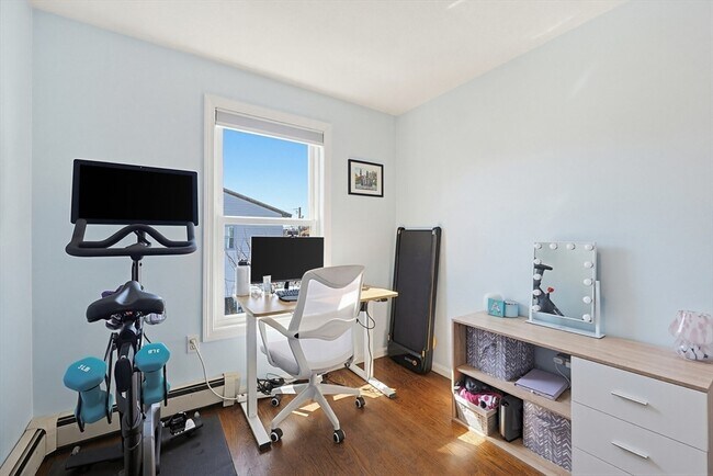 Building Photo - 48 Calumet St