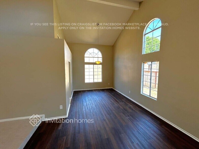Building Photo - 10038 Sycamore Canyon Rd