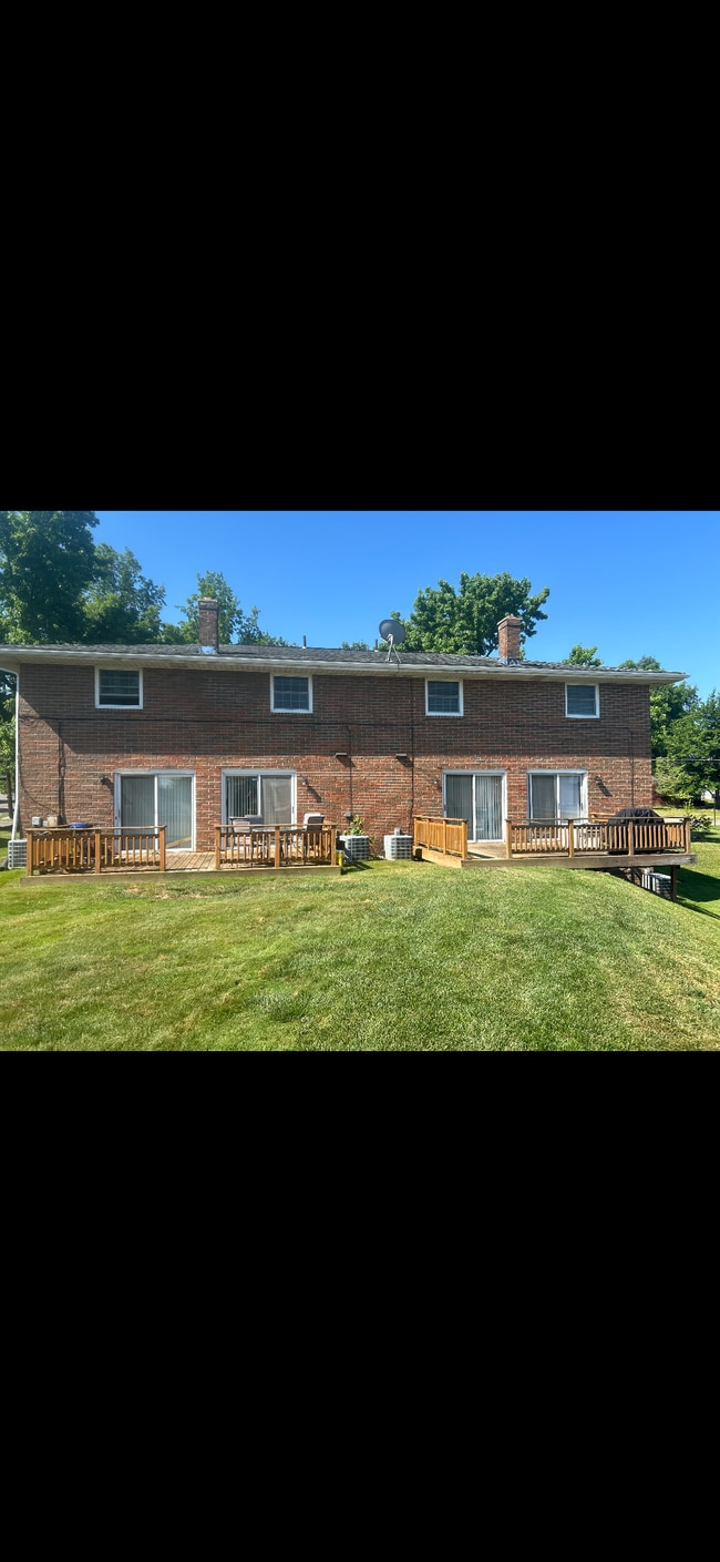 Building Photo - 4121 Greengarden Rd
