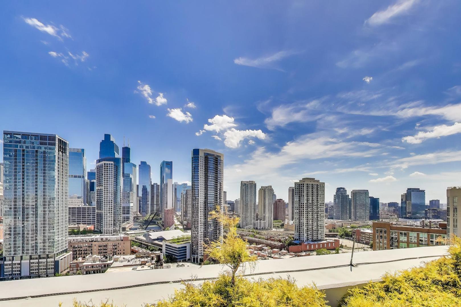 Building Photo - 435 W Erie St