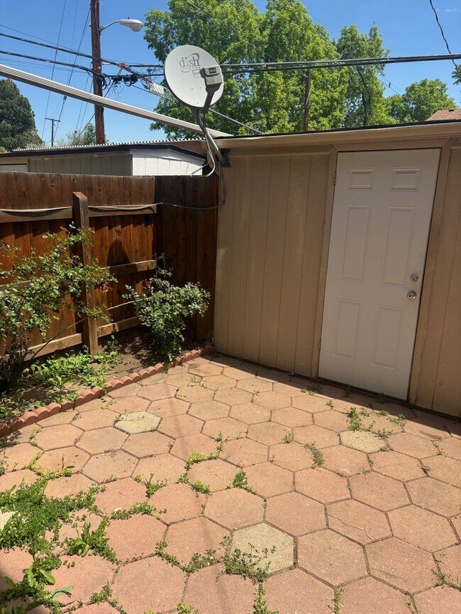 Building Photo - Updated 3bd/2.5ba Townhome in Lakewood