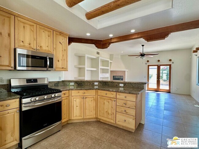Building Photo - 51220 Avenida Velasco