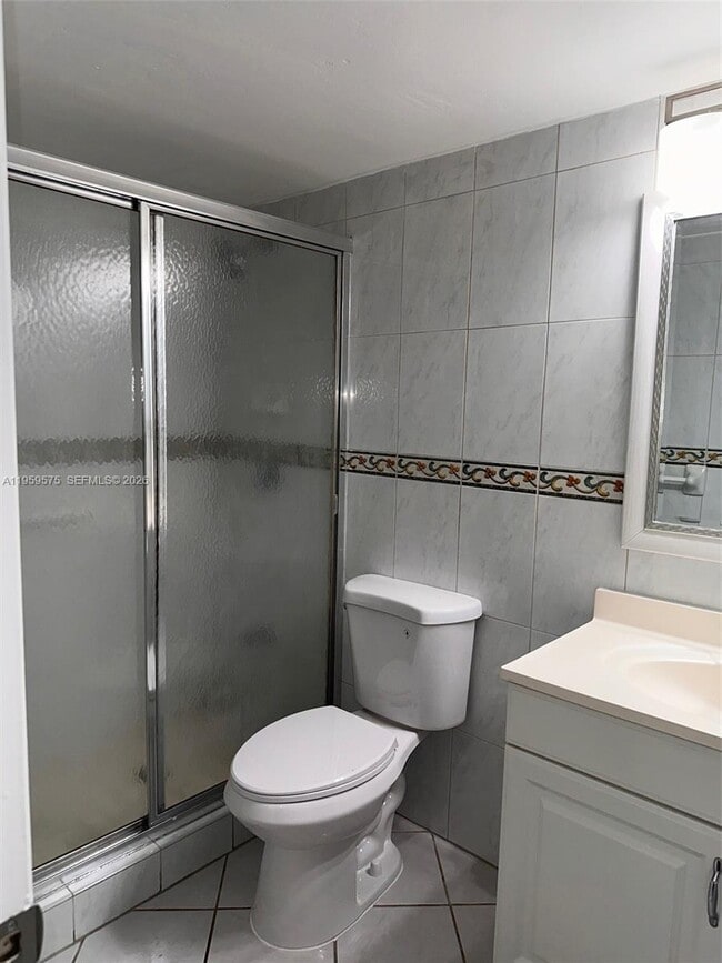 Building Photo - 10786 N Kendall Dr