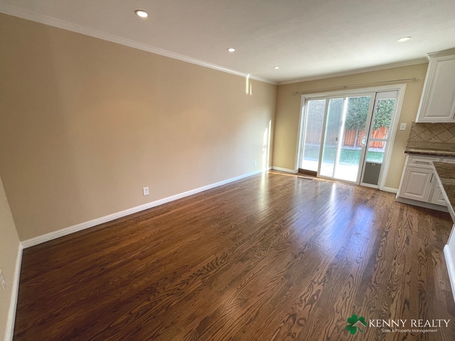 Building Photo - 4BD/2.5BA Spacious Foster City Home with Huge Backyard + Hot Tub