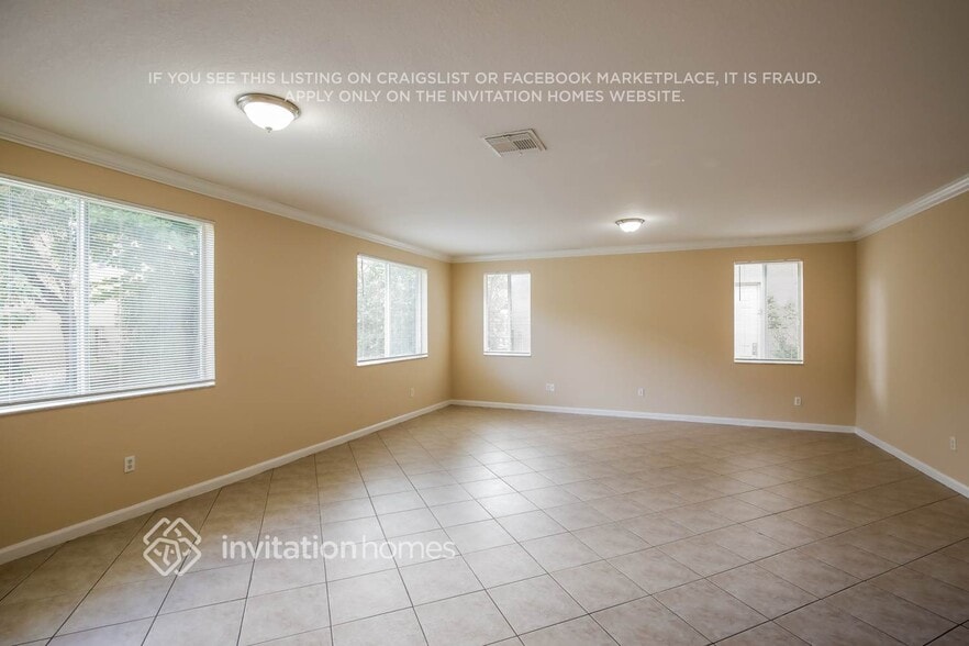 Building Photo - 946 NW 206th St