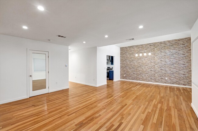 Building Photo - 5400 82nd W St