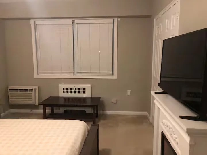 Bedroom - 4360 N Pershing Dr