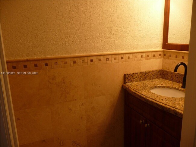 Building Photo - 13904 SW 65th Terrace