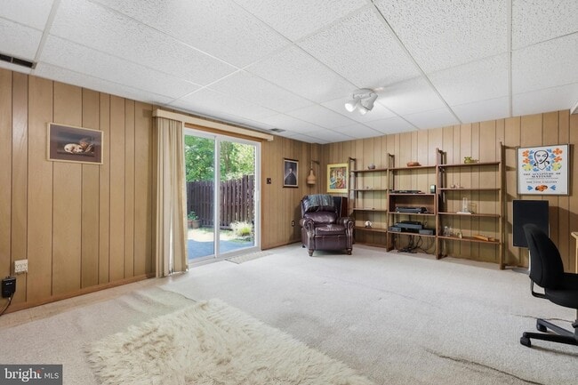 Building Photo - 8350 Glastonbury Ct