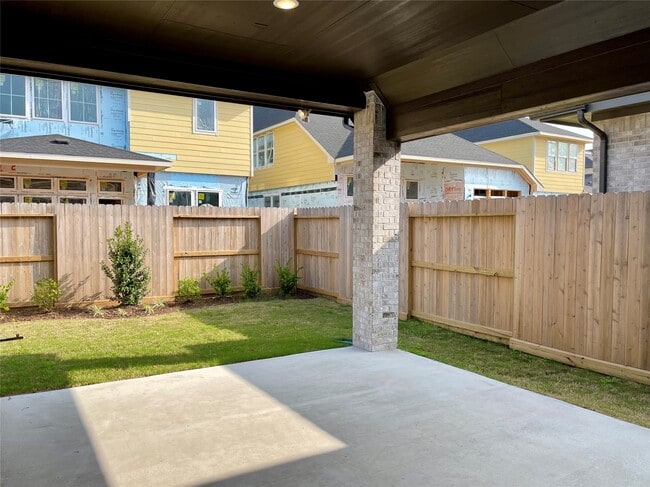 Building Photo - 24226 Maple Summit Ln