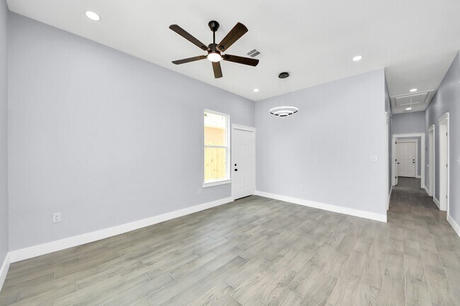 Building Photo - 917 Griffin St