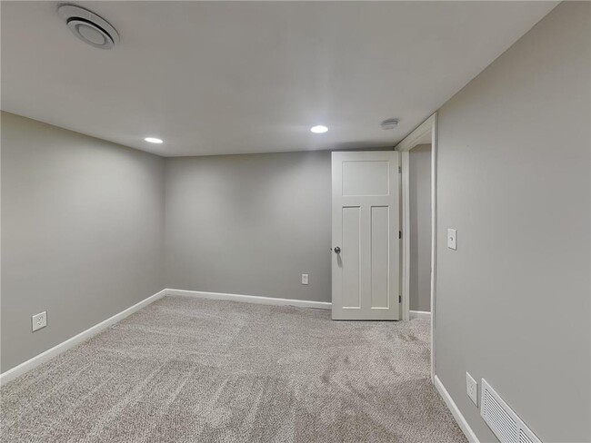 Building Photo - 2942 Zenith Ave N