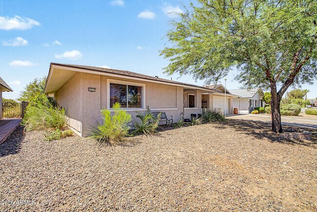 Building Photo - 9847 W Wrangler Dr