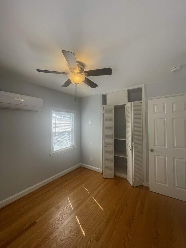 Building Photo - 633 N Nelson St