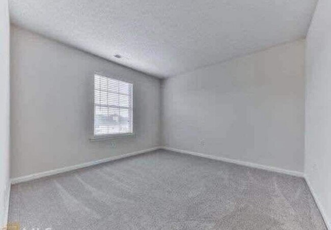 Building Photo - 204 Fox Creek Blvd