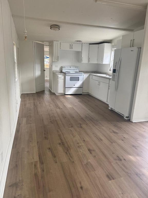 Building Photo - 1510 E 151st Ave