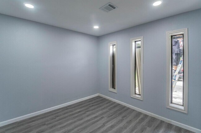 Building Photo - 4118 Groton Dr