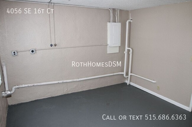 Building Photo - 4056 SE 16th Ct