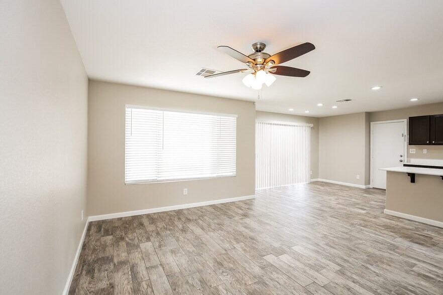 Building Photo - 5325 N Chino Heights St
