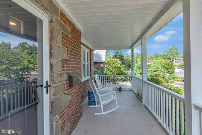 Building Photo - 247 Lawnside Ave
