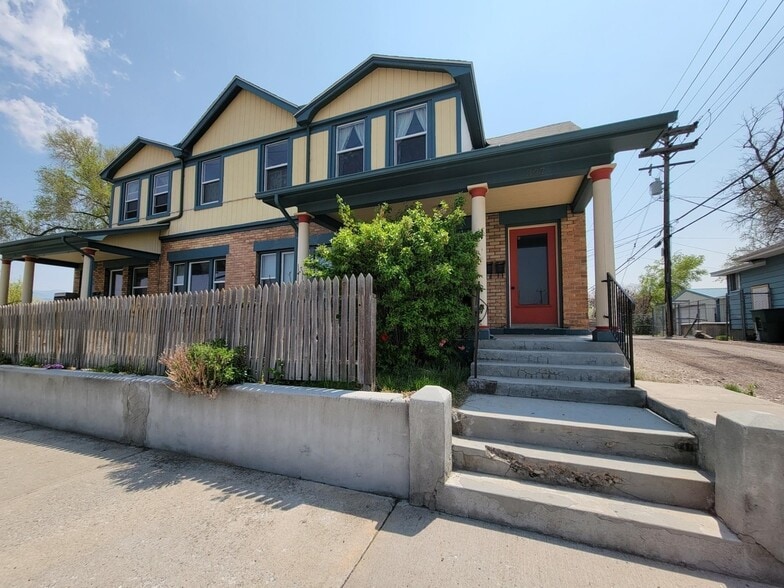 Entrance - 315 W Halliday St