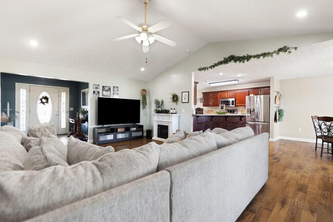 Building Photo - 76 Waterford Way